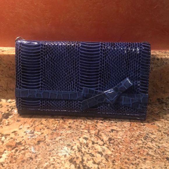 WHBM blue wallet clutch with removable shoulder chain